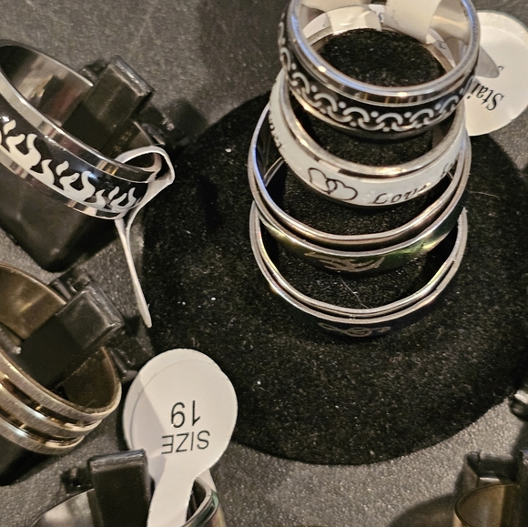 Rings Y - Picture 8 of 10